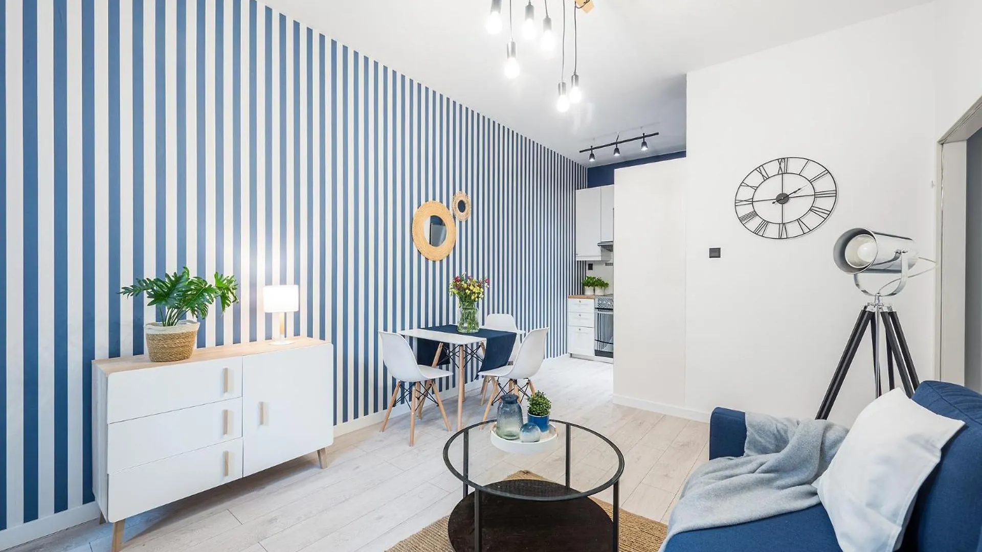 Paslecka Apartments - Workspace - By Rentujemy Warsaw